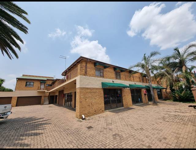 850M² BUILDING FOR SALE IN ALBERTON NORTH
